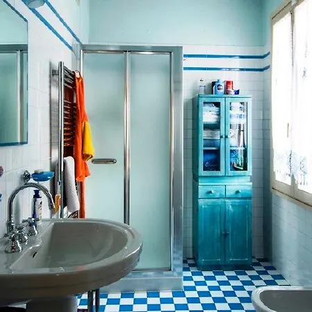 Sleeps 18 Pool Air Con Wifi