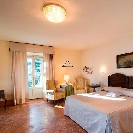 Sleeps 18 Pool Air Con Wifi Villa Annone di Brianza