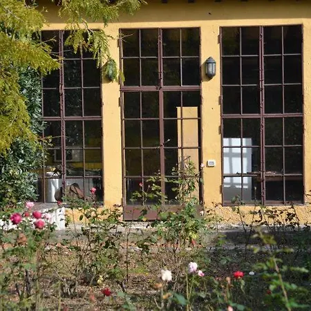 Sleeps 18 Pool Air Con Wifi